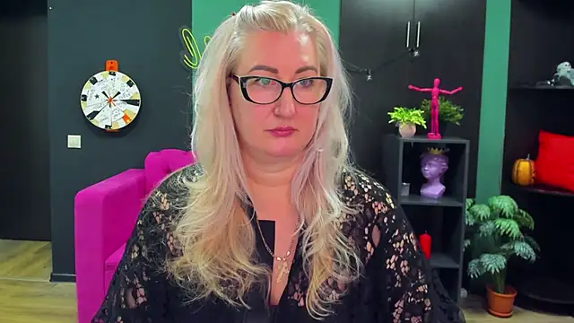 ChristyBrooks online show from 25, 2, 2025