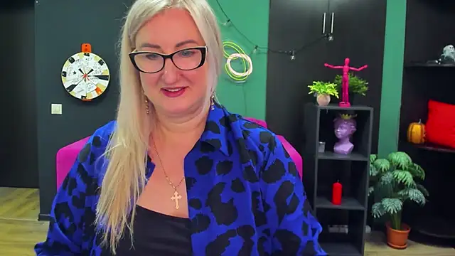 ChristyBrooks online show from 24, 2, 2025