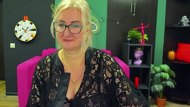 ChristyBrooks online show from 10, 2, 2025