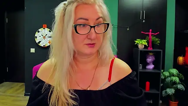 ChristyBrooks online show from 2, 3, 2025