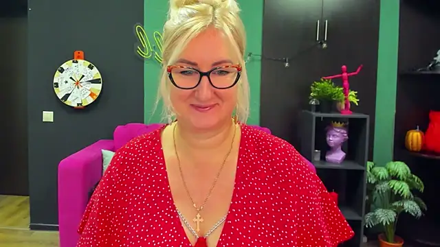 ChristyBrooks online show from 20, 2, 2025