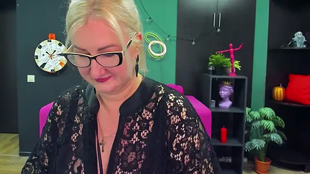 ChristyBrooks online show from 21, 2, 2025