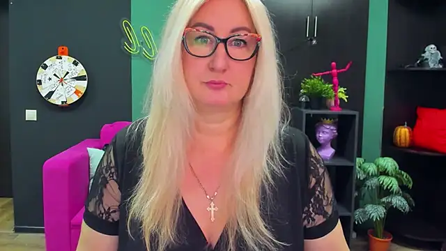 ChristyBrooks online show from 19, 2, 2025
