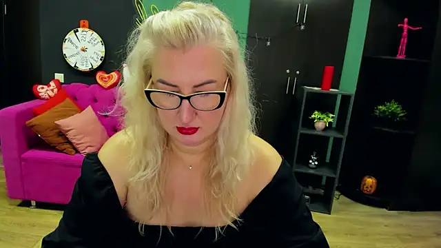 ChristyBrooks online show from 11, 11, 2025