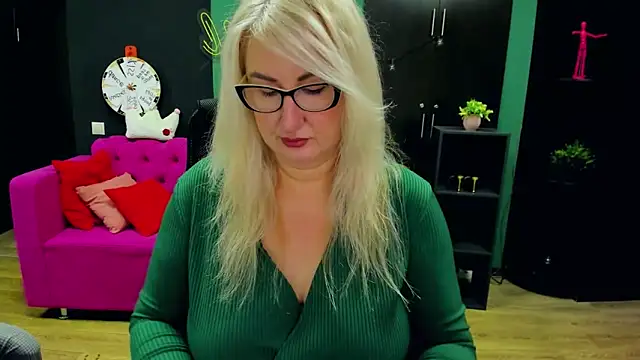 ChristyBrooks online show from 28, 11, 2025