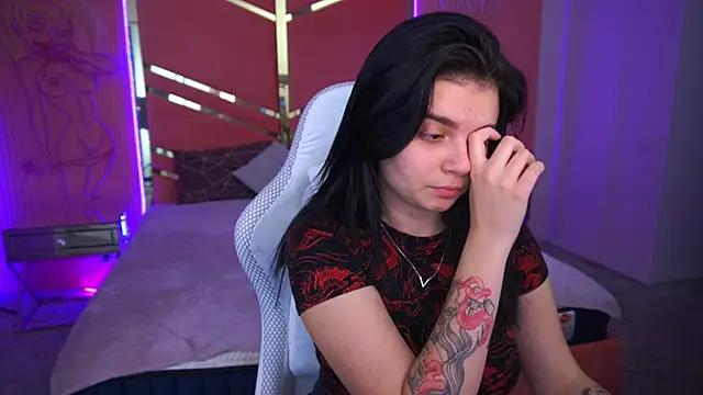 ShinyShyy online show from 7, 2, 2025