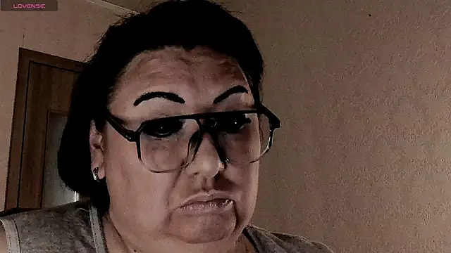 SexxyDreams1 online show from 4, 4, 2026