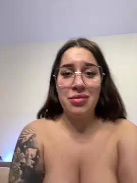 Snapshot of VikiDemi chatting on 2, 3, 2025 VikiDemi online show from 2, 3, 2025