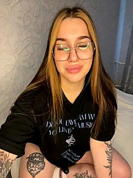 Snapshot of VikiDemi chatting on 26, 9, 2025 VikiDemi online show from 26, 9, 2025