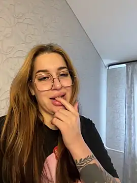 Snapshot of VikiDemi chatting on 28, 9, 2025 VikiDemi online show from 28, 9, 2025