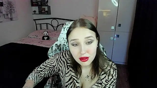 LinaTruly online show from 21, 11, 2025