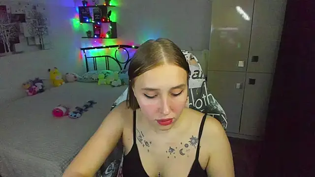 Snapshot of LinaTruly chatting on 26, 5, 2026 LinaTruly online show from 26, 5, 2026