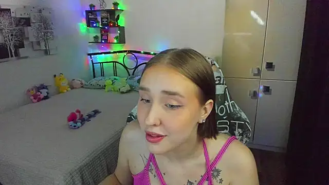 Snapshot of LinaTruly chatting on 21, 5, 2026 LinaTruly online show from 21, 5, 2026