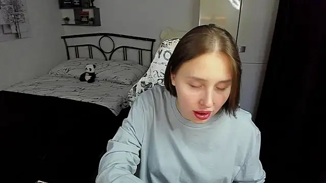 LinaTruly online show from 26, 11, 2025