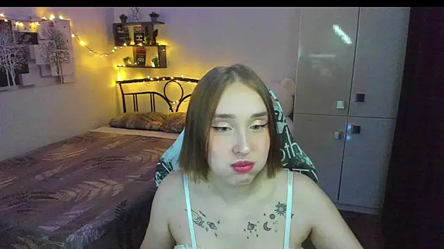 Snapshot of LinaTruly chatting on 9, 6, 2026 LinaTruly online show from 9, 6, 2026