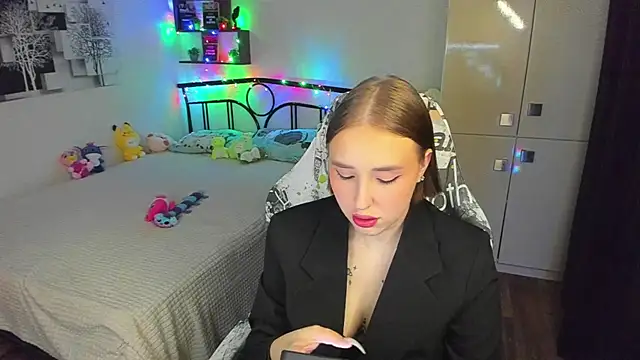 Snapshot of LinaTruly chatting on 25, 5, 2026 LinaTruly online show from 25, 5, 2026