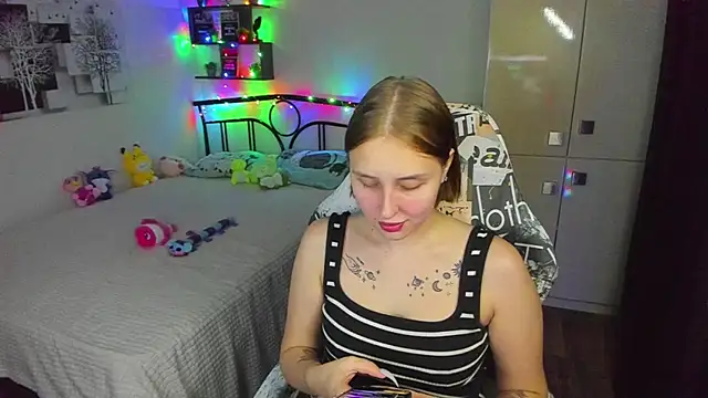 Snapshot of LinaTruly chatting on 1, 6, 2026 LinaTruly online show from 1, 6, 2026