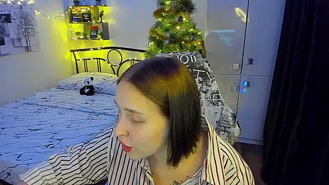 LinaTruly online show from 4, 12, 2025