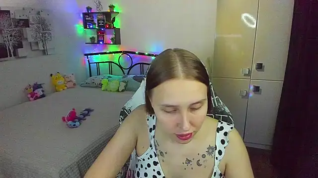 LinaTruly online show from 22, 4, 2026