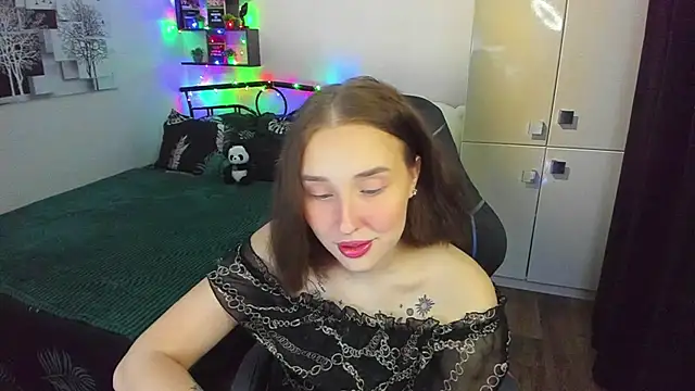 LinaTruly online show from 28, 2, 2026