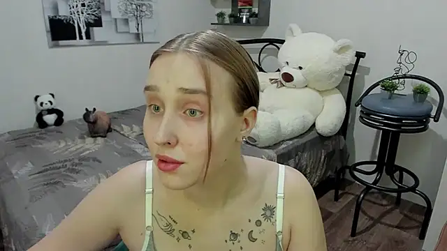 Snapshot of LinaTruly chatting on 17, 3, 2025 LinaTruly online show from 17, 3, 2025
