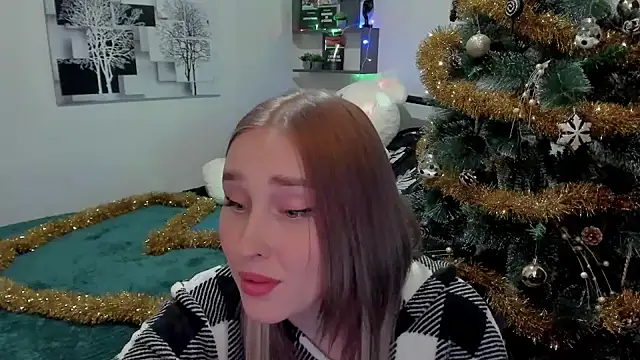 Snapshot of LinaTruly chatting on 20, 12, 2024 LinaTruly online show from 20, 12, 2024