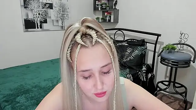 Snapshot of LinaTruly chatting on 26, 2, 2025 LinaTruly online show from 26, 2, 2025