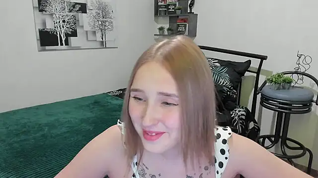 Snapshot of LinaTruly chatting on 16, 1, 2025 LinaTruly online show from 16, 1, 2025