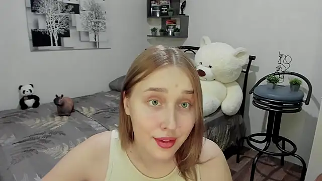 Snapshot of LinaTruly chatting on 18, 3, 2025 LinaTruly online show from 18, 3, 2025
