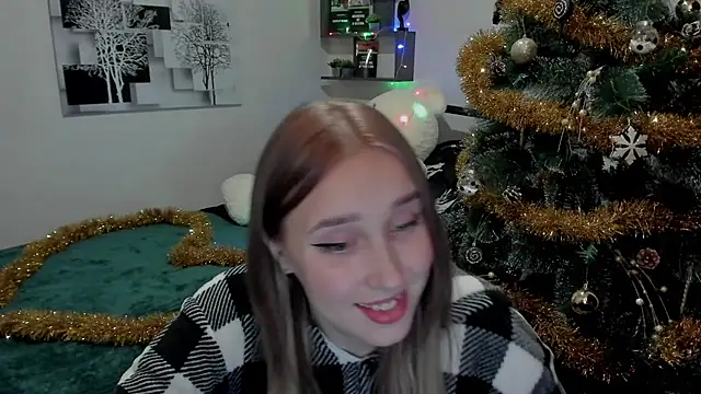 Snapshot of LinaTruly chatting on 20, 12, 2024 LinaTruly online show from 20, 12, 2024