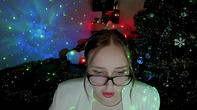 Snapshot of LinaTruly chatting on 30, 12, 2024 LinaTruly online show from 30, 12, 2024