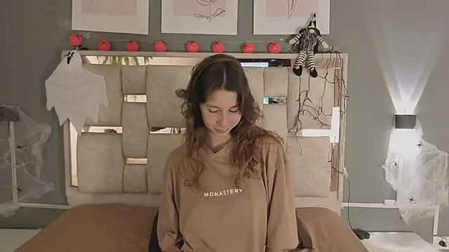 Snapshot of jolie_lov chatting on 24, 10, 2025 jolie lov online show from 24, 10, 2025