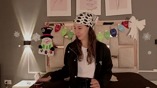 Snapshot of jolie_lov chatting on 22, 11, 2025 jolie lov online show from 22, 11, 2025