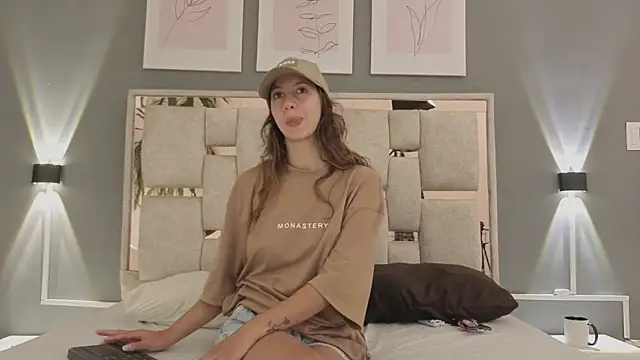 Snapshot of jolie_lov chatting on 8, 11, 2025 jolie lov online show from 8, 11, 2025