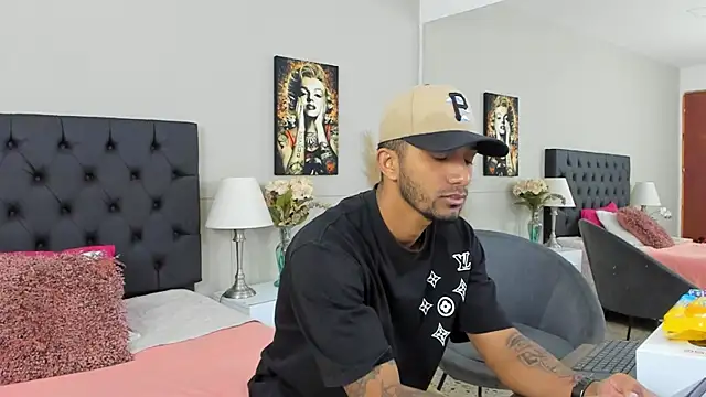 Robin Rief online show from 6, 3, 2025