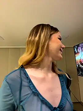 Snapshot of NicoleCut chatting on 6, 11, 2025 NicoleCut online show from 6, 11, 2025