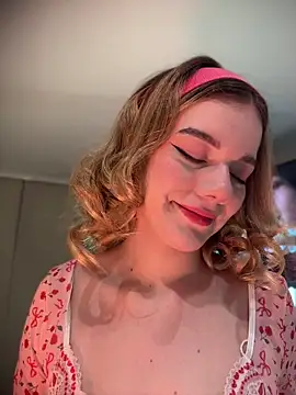 NicoleCut online show from 9, 5, 2026