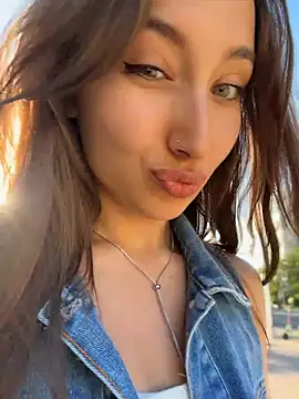 VelvetVixenI online show from 18, 7, 2026