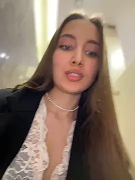 VelvetVixenI online show from 18, 4, 2026