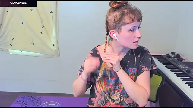  hellostormy  online show from 25, 4, 2026