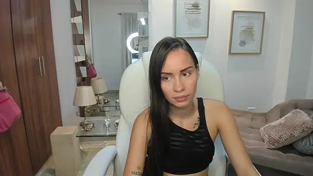 kiim sweett online show from 5, 1, 2025