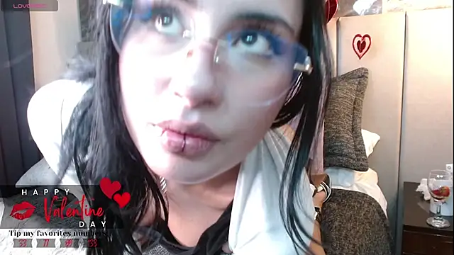 mia saintt online show from 15, 2, 2025