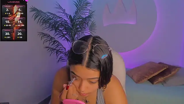 Ariana Pierce online show from 25, 11, 2025