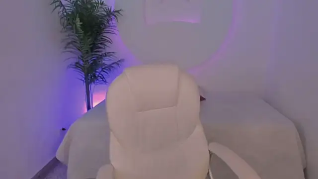 Ariana Pierce online show from 17, 12, 2025