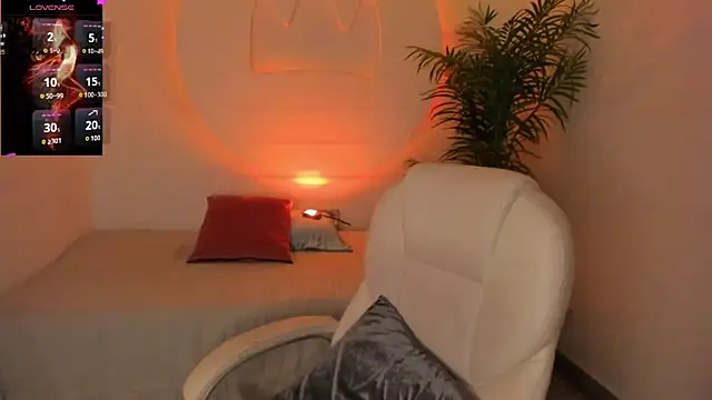 Ariana Pierce online show from 5, 12, 2025