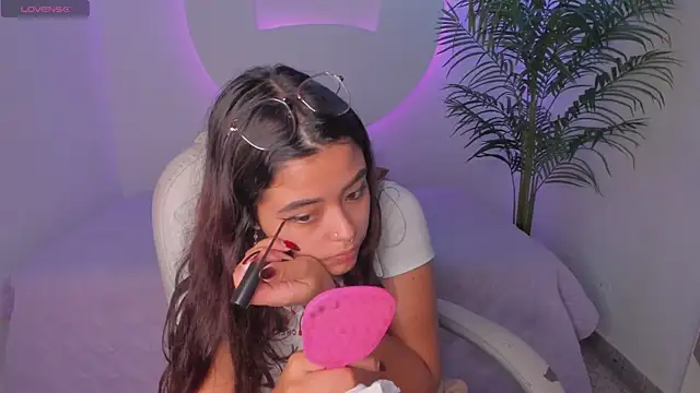 Ariana Pierce online show from 12, 11, 2025