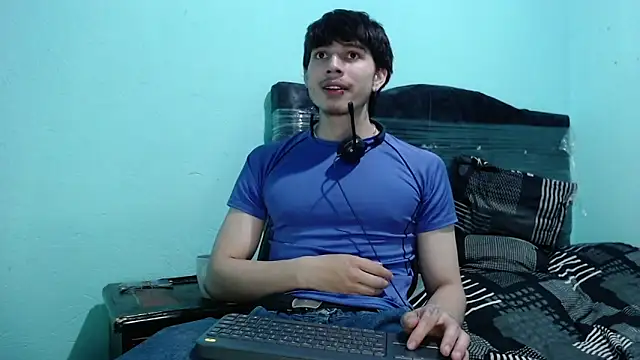 Snapshot of pervertsteens3 chatting on 24, 9, 2025 pervertsteens3 online show from 24, 9, 2025
