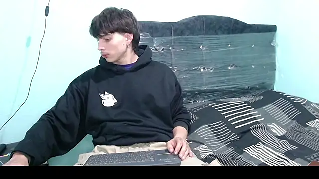 Snapshot of pervertsteens3 chatting on 5, 10, 2025 pervertsteens3 online show from 5, 10, 2025