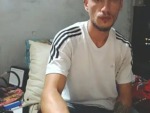 roystonee10 online show from 4, 1, 2025