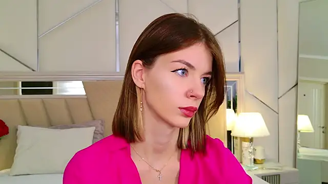 Snapshot of MeganMour chatting on 14, 11, 2025 MeganMour online show from 14, 11, 2025